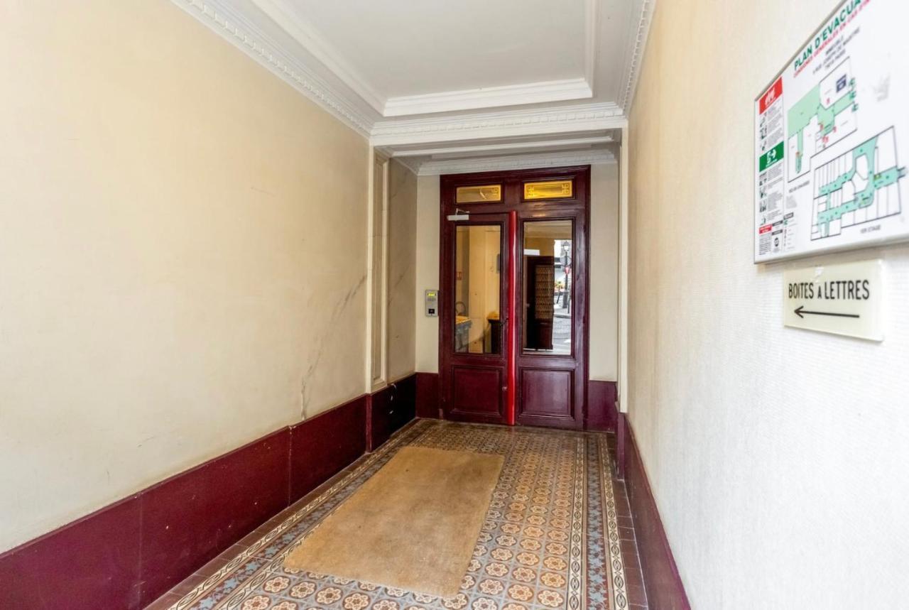 Abbesses - Superbe Appartement Avec Cheminees Parijs Buitenkant foto