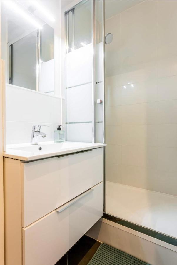 Abbesses - Superbe Appartement Avec Cheminees Parijs Buitenkant foto