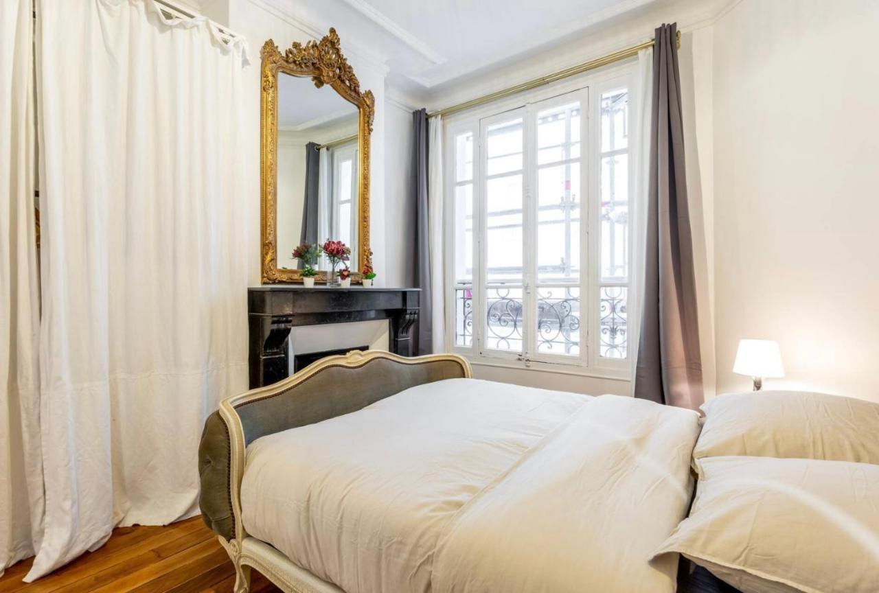 Abbesses - Superbe Appartement Avec Cheminees Parijs Buitenkant foto